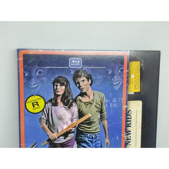 The New Kids Rated R Blu Ray Disk They Cant Afford To Lose Movie - Picture 2 of 7